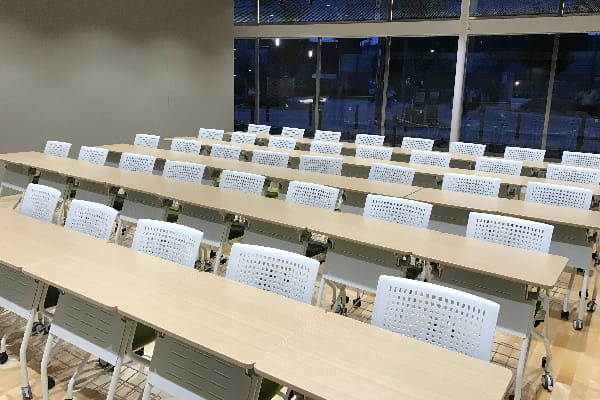 レクチャールーム