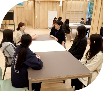 先輩や先生とのトークテーブル