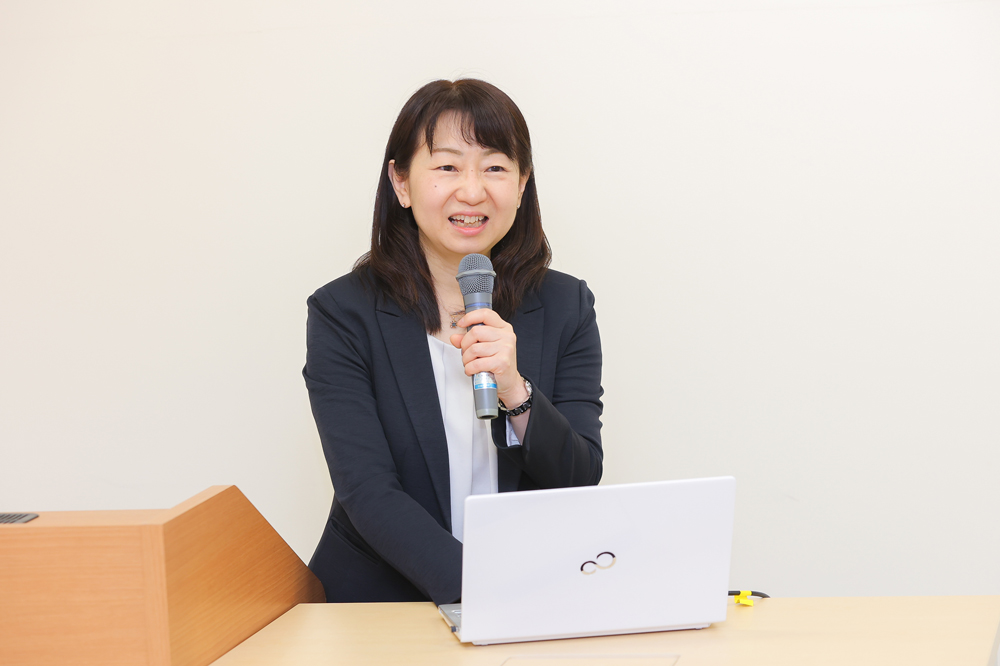早川 りか教授