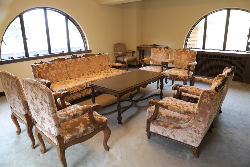 武庫川女子大学 甲子園会館 旧甲子園ホテル 情報掲示板