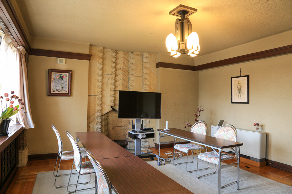 武庫川女子大学 甲子園会館 旧甲子園ホテル 情報掲示板